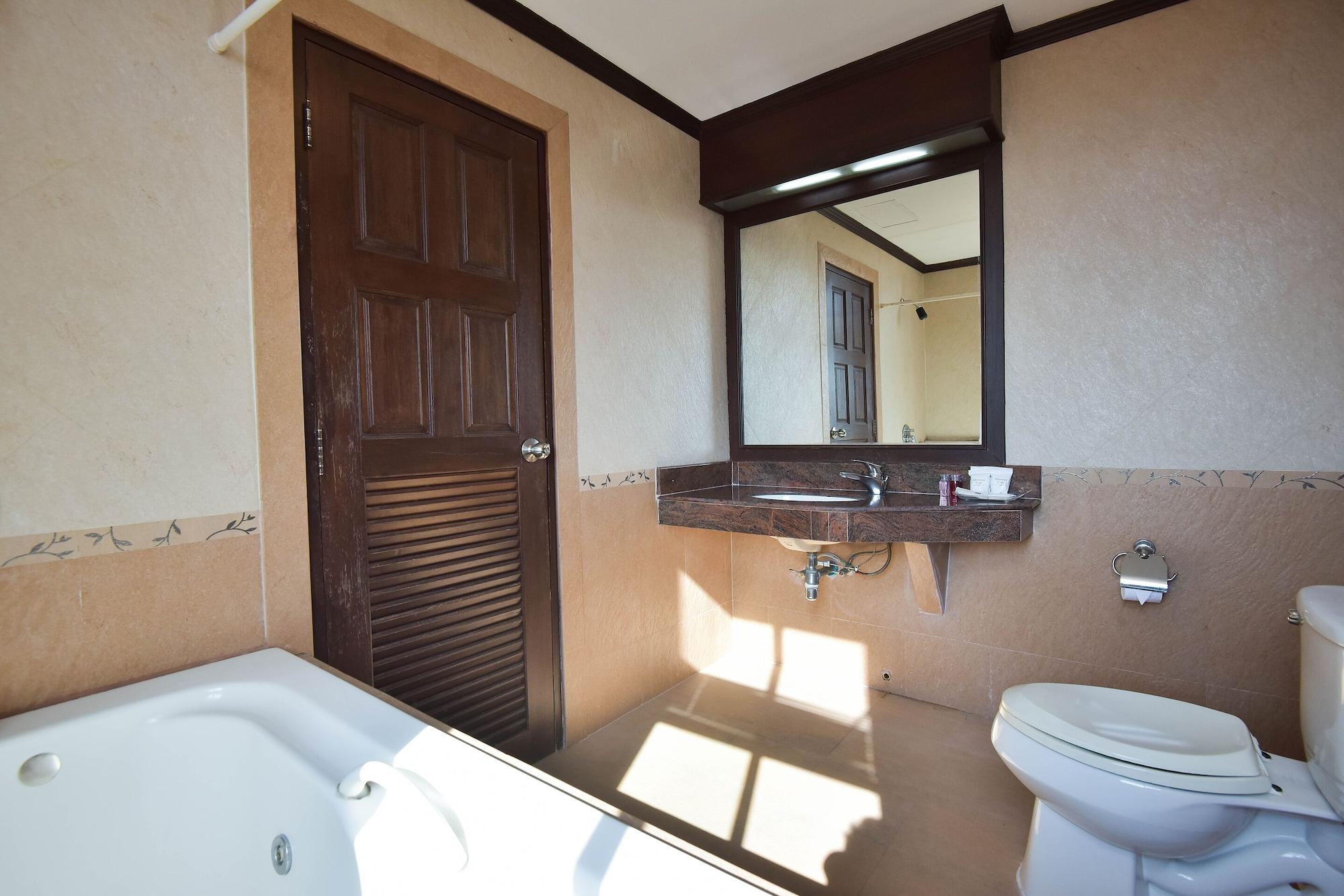 Oyo 389 Sira Boutique Residence Phuket Exterior photo