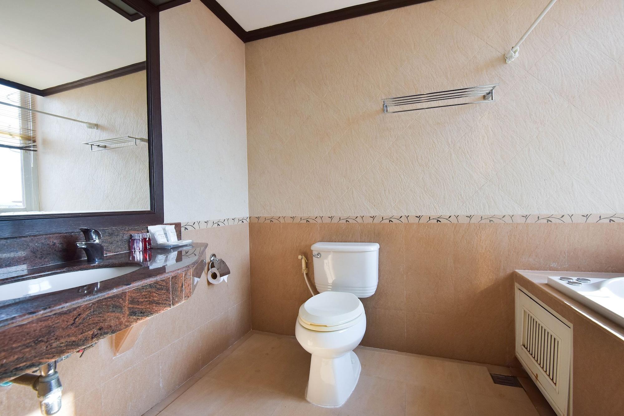 Oyo 389 Sira Boutique Residence Phuket Exterior photo