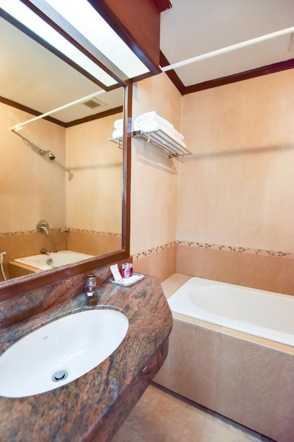 Oyo 389 Sira Boutique Residence Phuket Exterior photo